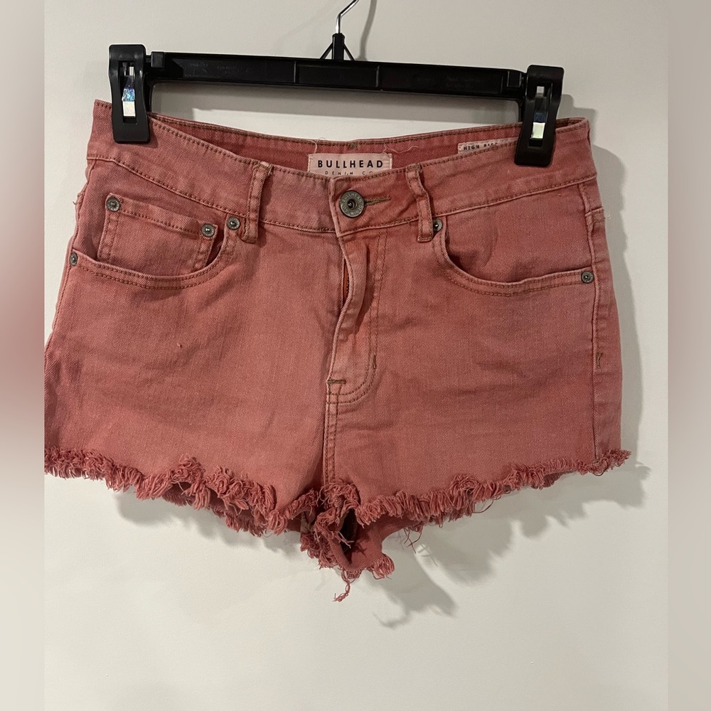 Bullhead Denim&Co Women's washed Red Frayed Jean Shorts
